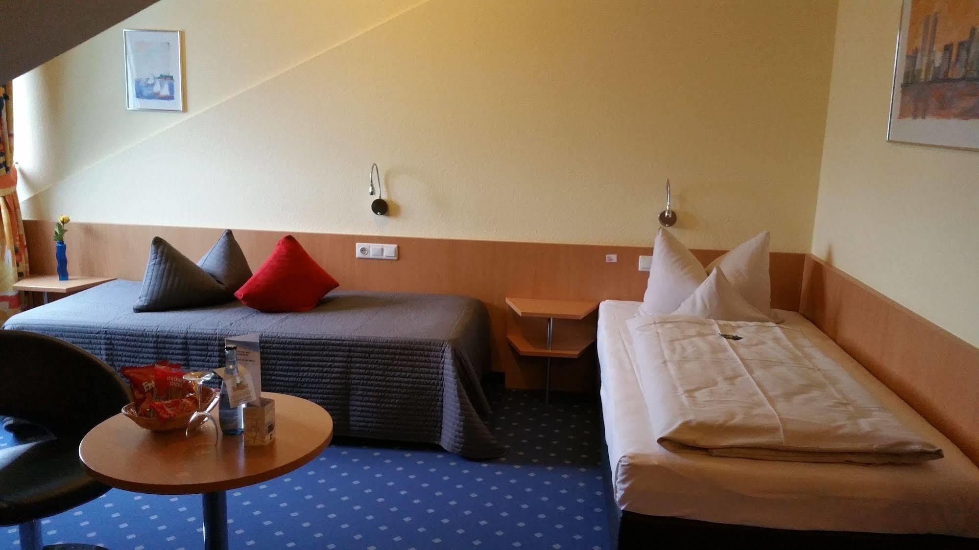 Hotel Ifen Wiesloch Exterior photo